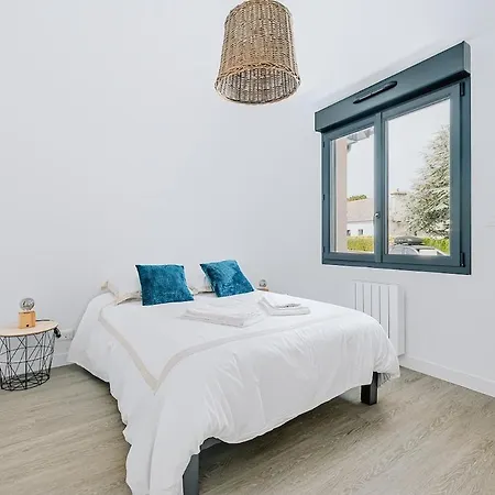 Holiday home Maison Avec Terrasse - A Pied A Carteret