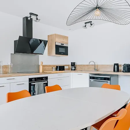 Holiday home Maison Avec Terrasse - A Pied A Carteret *